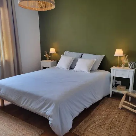 Holiday home Maison Avec Piscine Chauffee, 6 Pers *