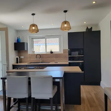 Maison Avec Piscine Chauffée, 6 Pers