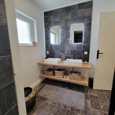 Casa vacanze Maison Avec Piscine Chauffée, 6 Pers